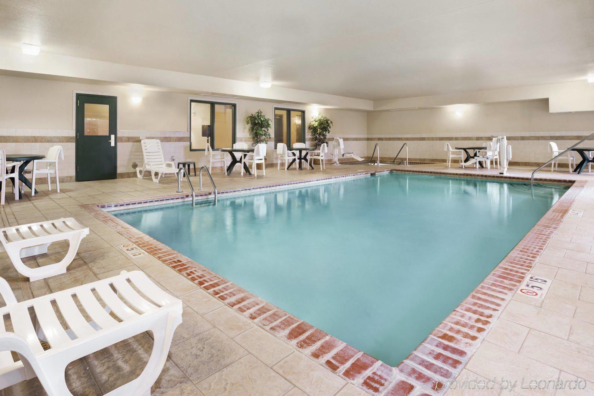 Country Inn & Suites By Radisson, Northwood, Ia Exterior foto